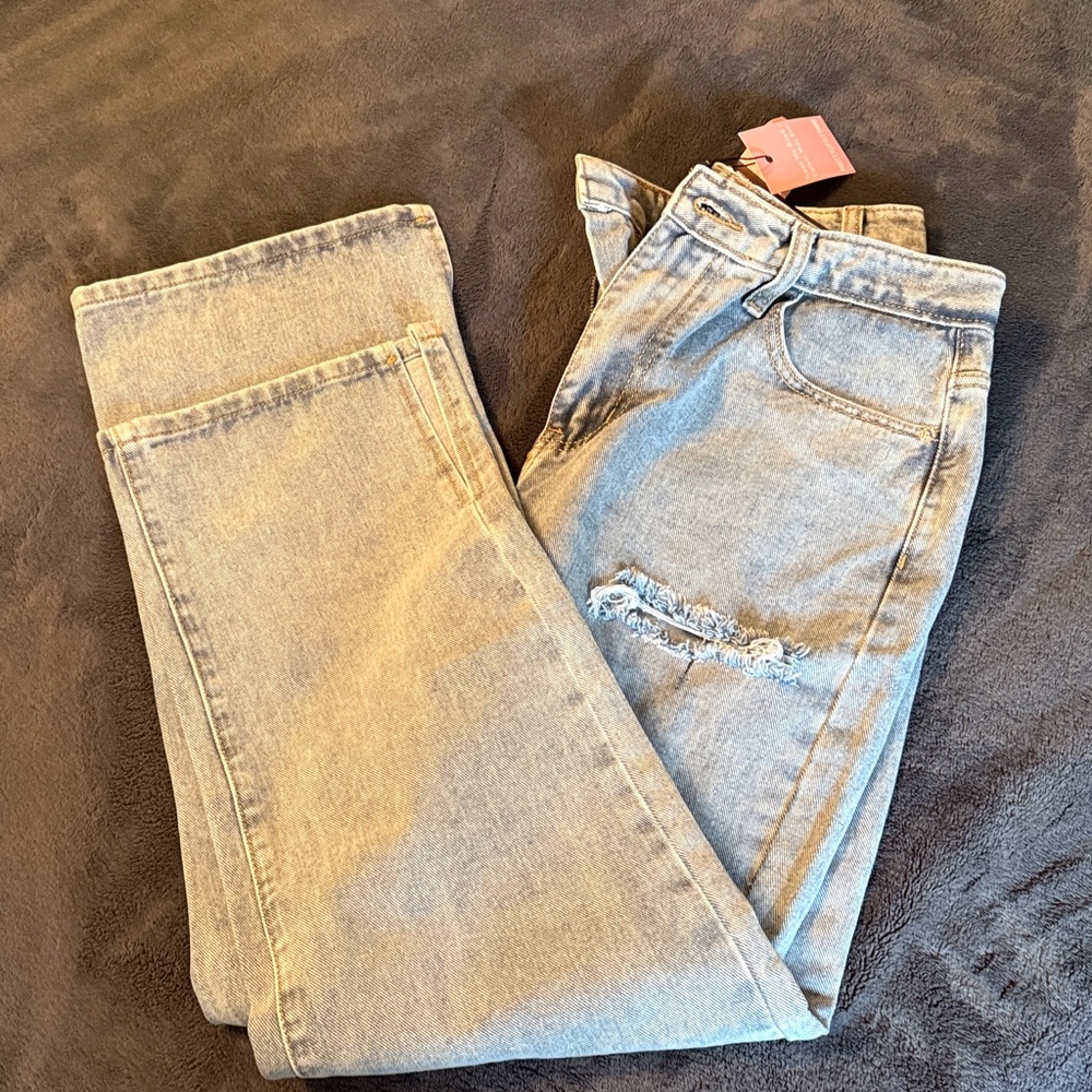 PrettyLittleThing Light Blue Straight Leg Jeans